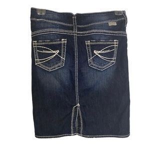 Silver Monroe Jean Skirt Woman’s Size 26